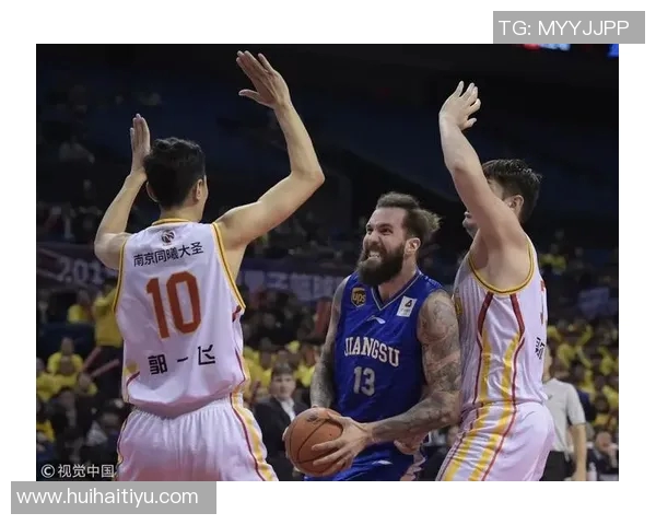 亚眠与克莱蒙激战正酣比分胶着双方争夺关键三分